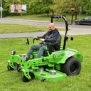 Předváděčka zahradní techniky