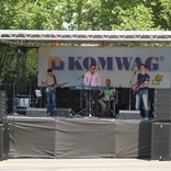 Den s Komwagem 2 002